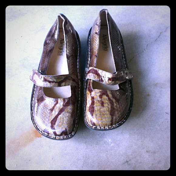Alegria green brow and black work shoes size 41