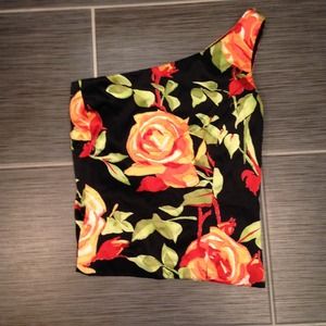 Gorgeous Kay Unger floral top