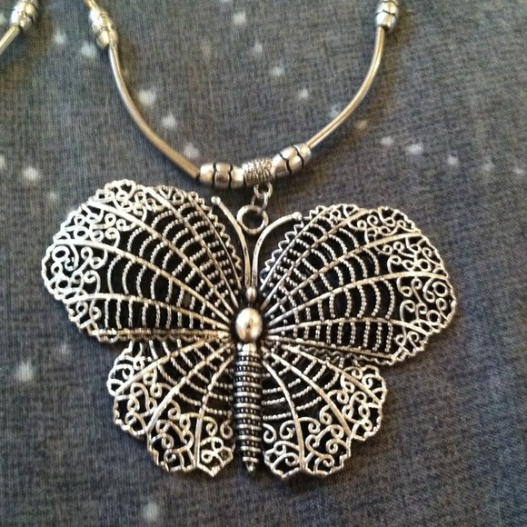 Statement necklace bundle - Picture 3 of 3