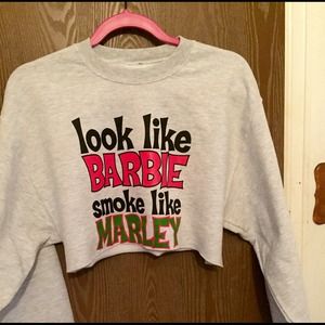 Round neck sweater crop top💟🍁