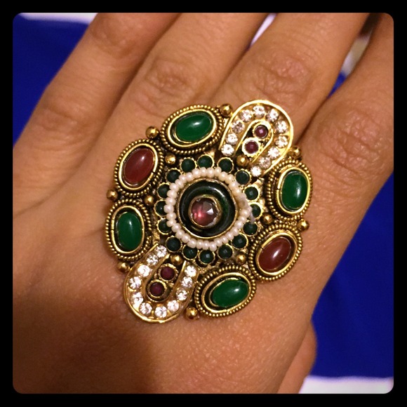 ✨Traditional green maroon stone ring✨