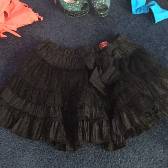 Black skirt