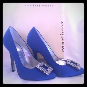 🎉SALE 🎉Martinez Valero Blue Satin Heels Sz 7M