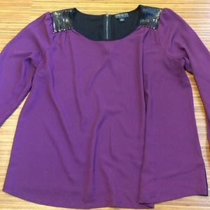 ⛔️SOLD - Forever 21 plus top w| sequin detail 2x