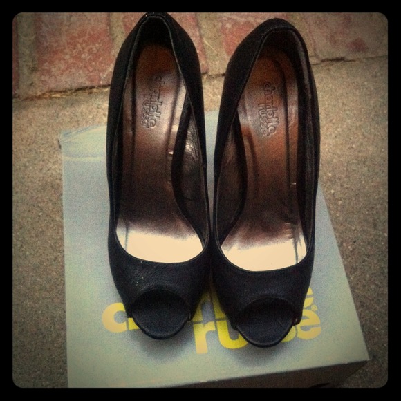 Black leathery wooden heels peeptoe charlotte