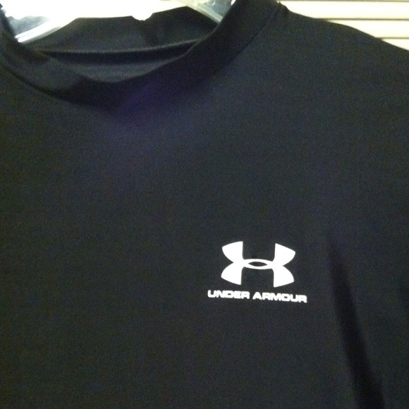 " UNDER ARMOUR" BLACK TOP!! - Picture 2 of 3
