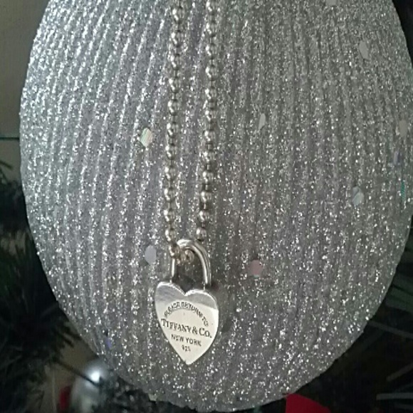 Authentic Tiffany&Co necklace w heart lock charm♥♡