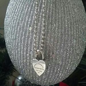 Authentic Tiffany&Co necklace w heart lock charm♥♡