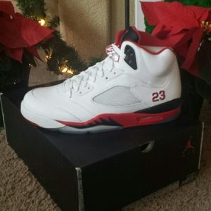 Jordan 5 fire red black tongue deadstock