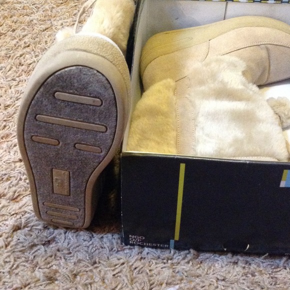 Boots - Picture 4 of 4