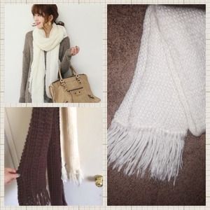 🎉HP🎉ARIS' White scarf- Necessary Neutral HP 1/25