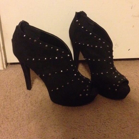 Black studded Guess heels.
