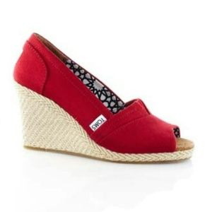 Red TOMS wedges
