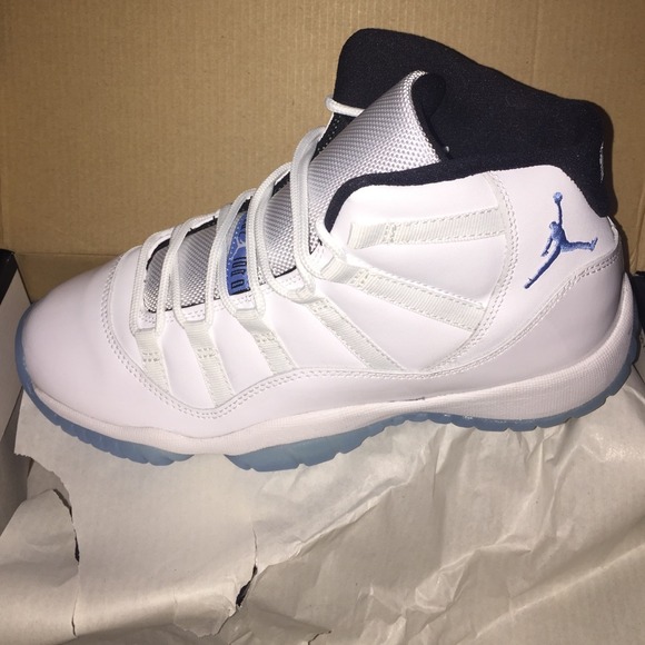 💥SOLD💥Retro 11  "legendary blue"