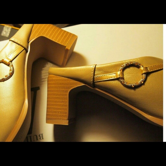 🆕VALENCI LEATHER GOLD MULES - Picture 3 of 3