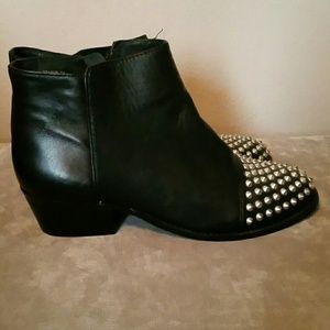 Steve Madden studded booties Size 7