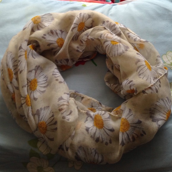 Brandy infinity scarve😍