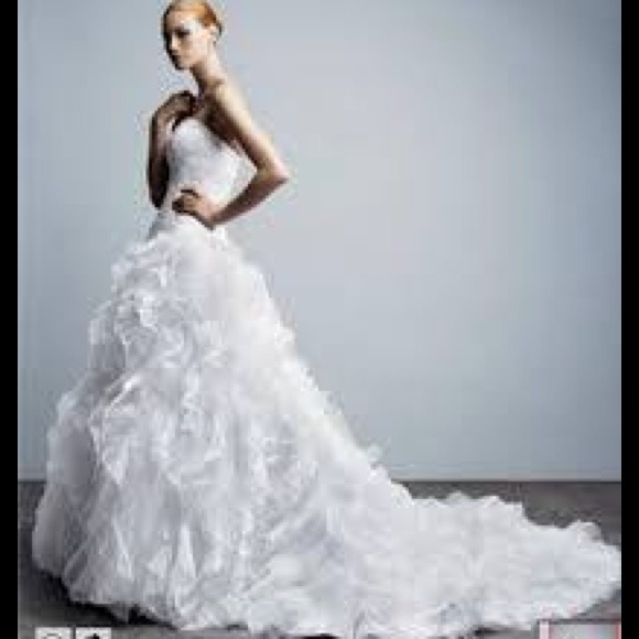 Wedding Dress-Monique Lou-excellent condition - Picture 2 of 4