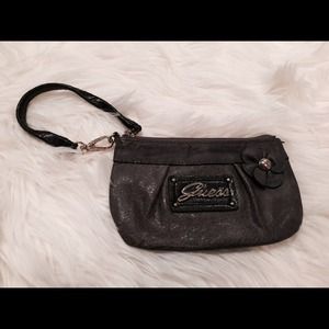 🚫DONATED🚫 GUESS WRISTLET