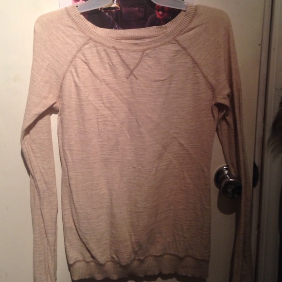 Light brown sweater - Picture 1 of 3