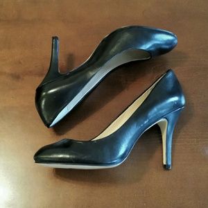 Black Leather Aldo Pumps