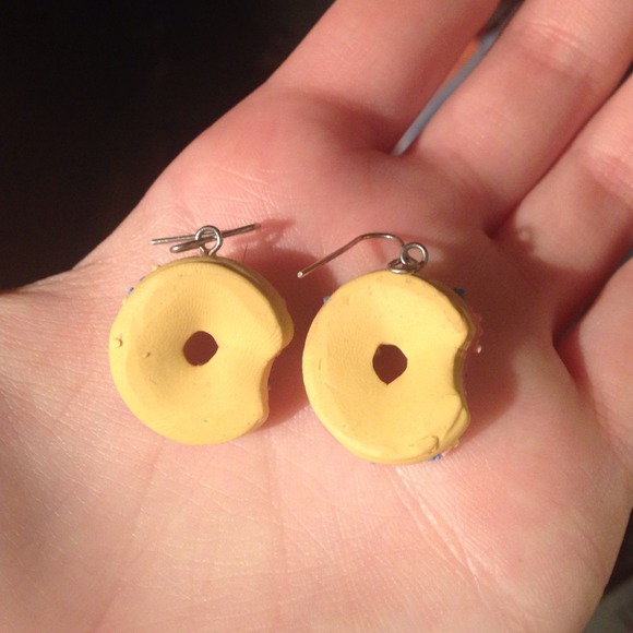 Donut earrings - Picture 3 of 3