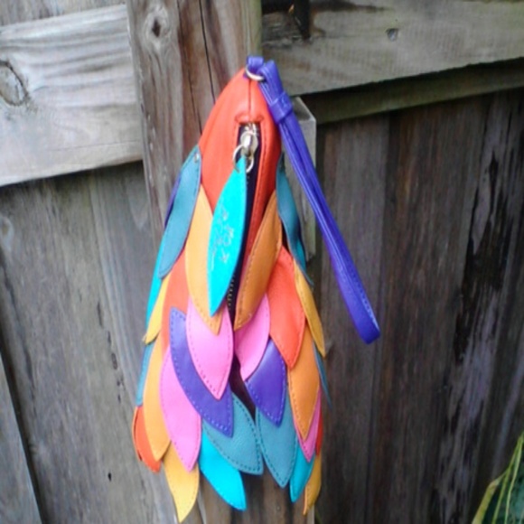 [Betsey Johnson]paradise bird parrot wristlet 2red - Picture 2 of 4