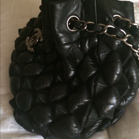 Chanel Bag - Picture 2 of 4