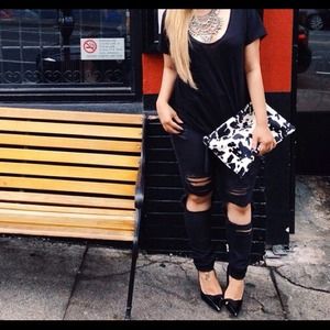 Knee ripped Skinny jeans