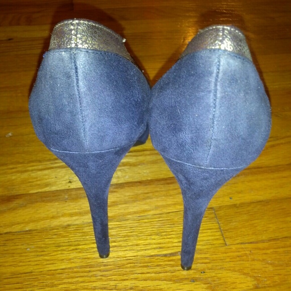 Blue + Gold JLo Pumps...like new - Picture 3 of 4