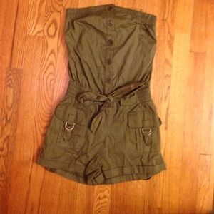 Papaya size small sleeveless jumper