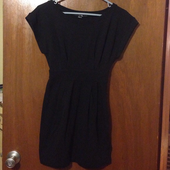 Black short sleeve knit dress