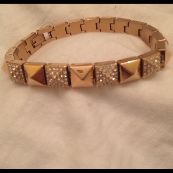 Michael Kors Jewelry - 🎀️Host Pick🎀Michael Kors Rose Gold/Pave Bracelet