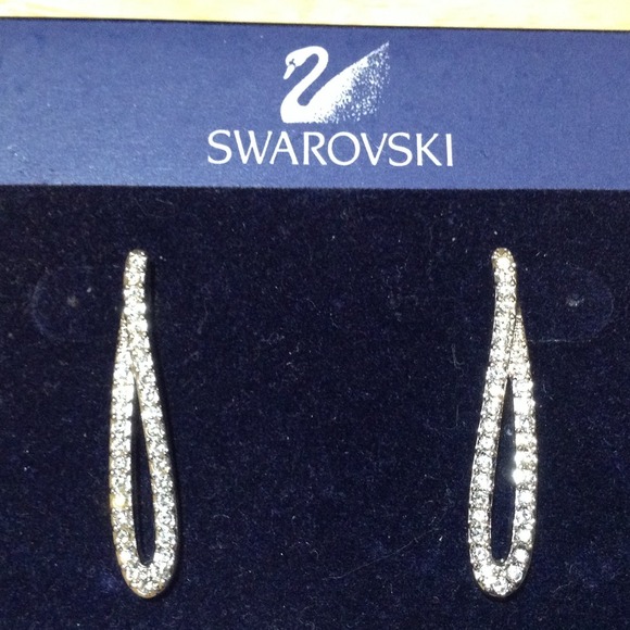 Very Elegant Swarovski Earrings