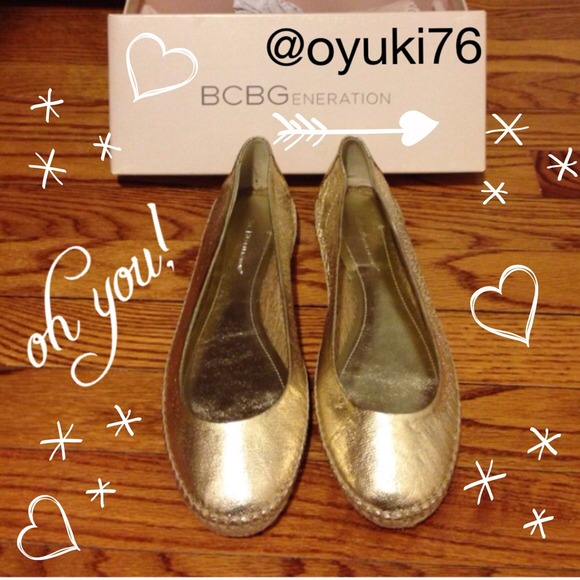 ✨BCBGENERATION gold flats!!✨ new in box💫