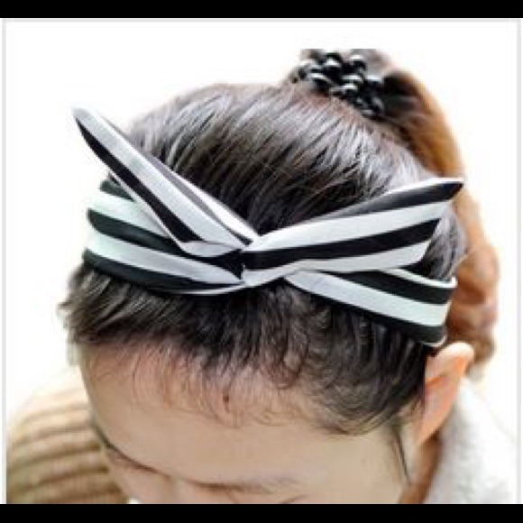 Urban Outfitters Black Twisty Headband