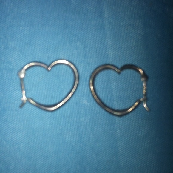 Sensitive solution earrings - Picture 1 of 2