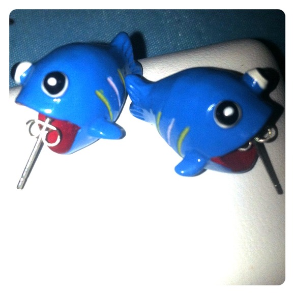 Earrings - Picture 1 of 2