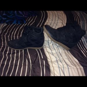 Air walk  wedge boots!