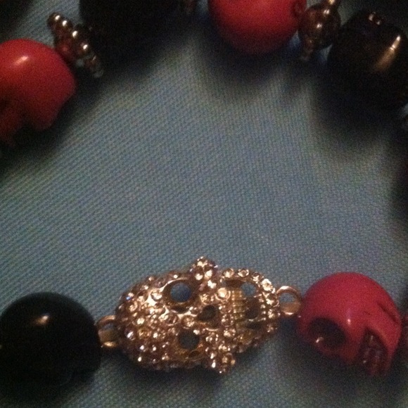 Earring and bracelet - Picture 2 of 3