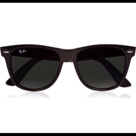 Black Ray ban wayfarer