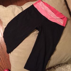 Lulu Capri pants with pink waistband