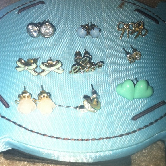 Stud earrings - Picture 1 of 4