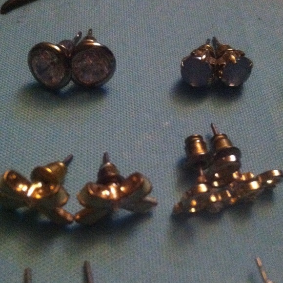 Stud earrings - Picture 2 of 4