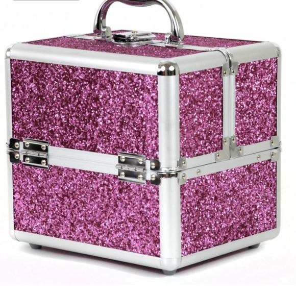 Brand new makeup case. Must sell!!!
