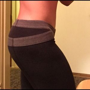 Lulu low rise bootylicious pants!