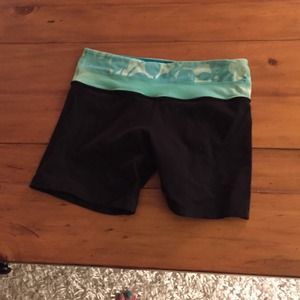 Lulu groove shorts *MARKDOWN*