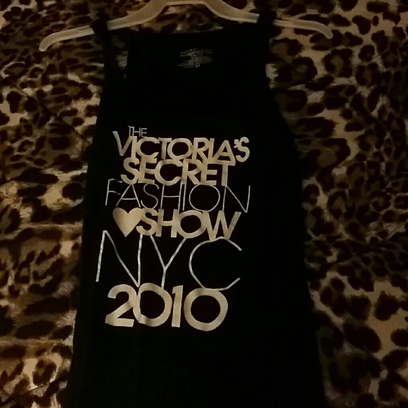 Victoria secret fashiom show tank.