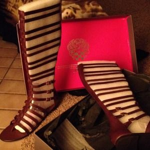 Vince Camuto Gladiator Sandals