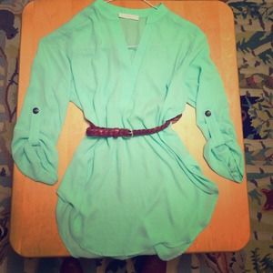 Lulu's lush green top